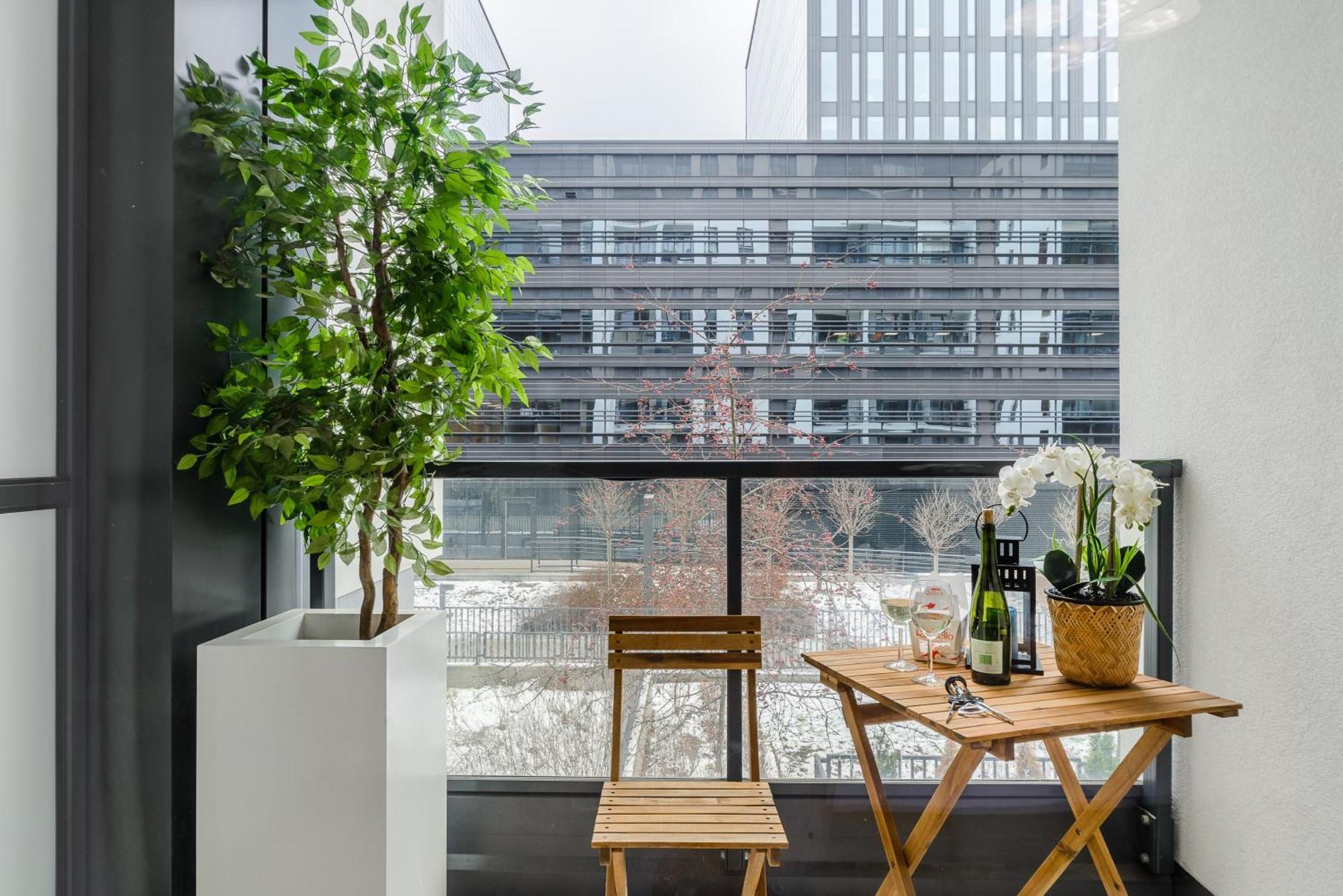Lumina Apartment With Parking Near Muzeum Powstania Варшава Екстериор снимка