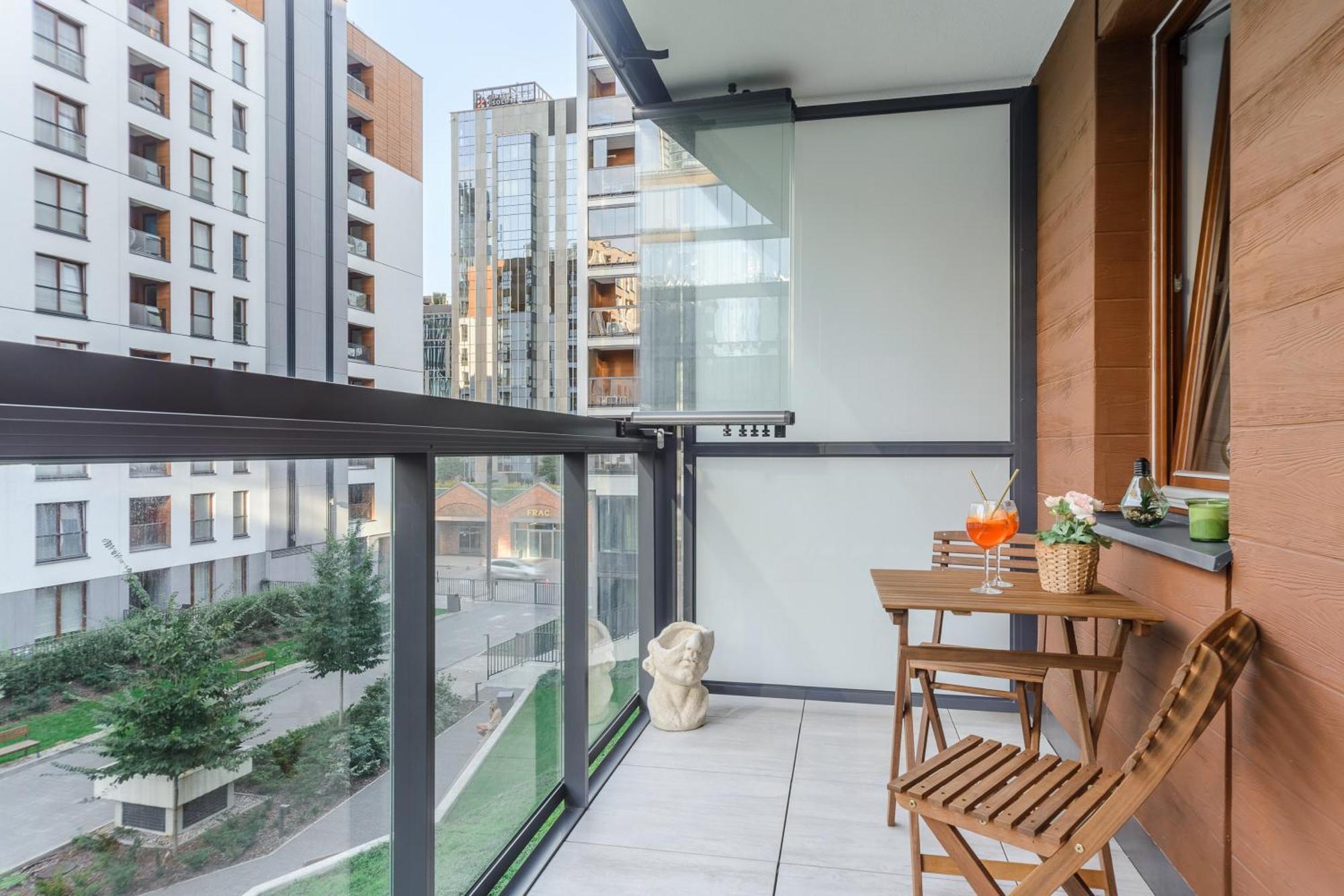 Lumina Apartment With Parking Near Muzeum Powstania Варшава Екстериор снимка